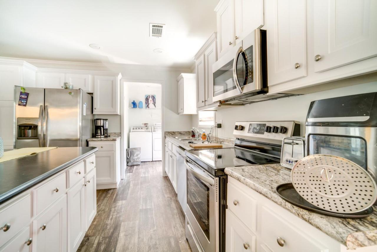 Charleston Home With Porch - 3 Mi To Folly Beach! Exterior foto